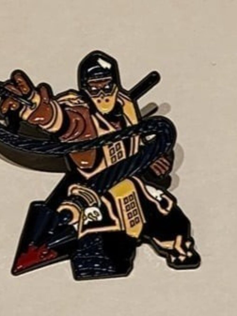 Mortal Kombat Scorpion Enamel pin - Picture 3 of 4